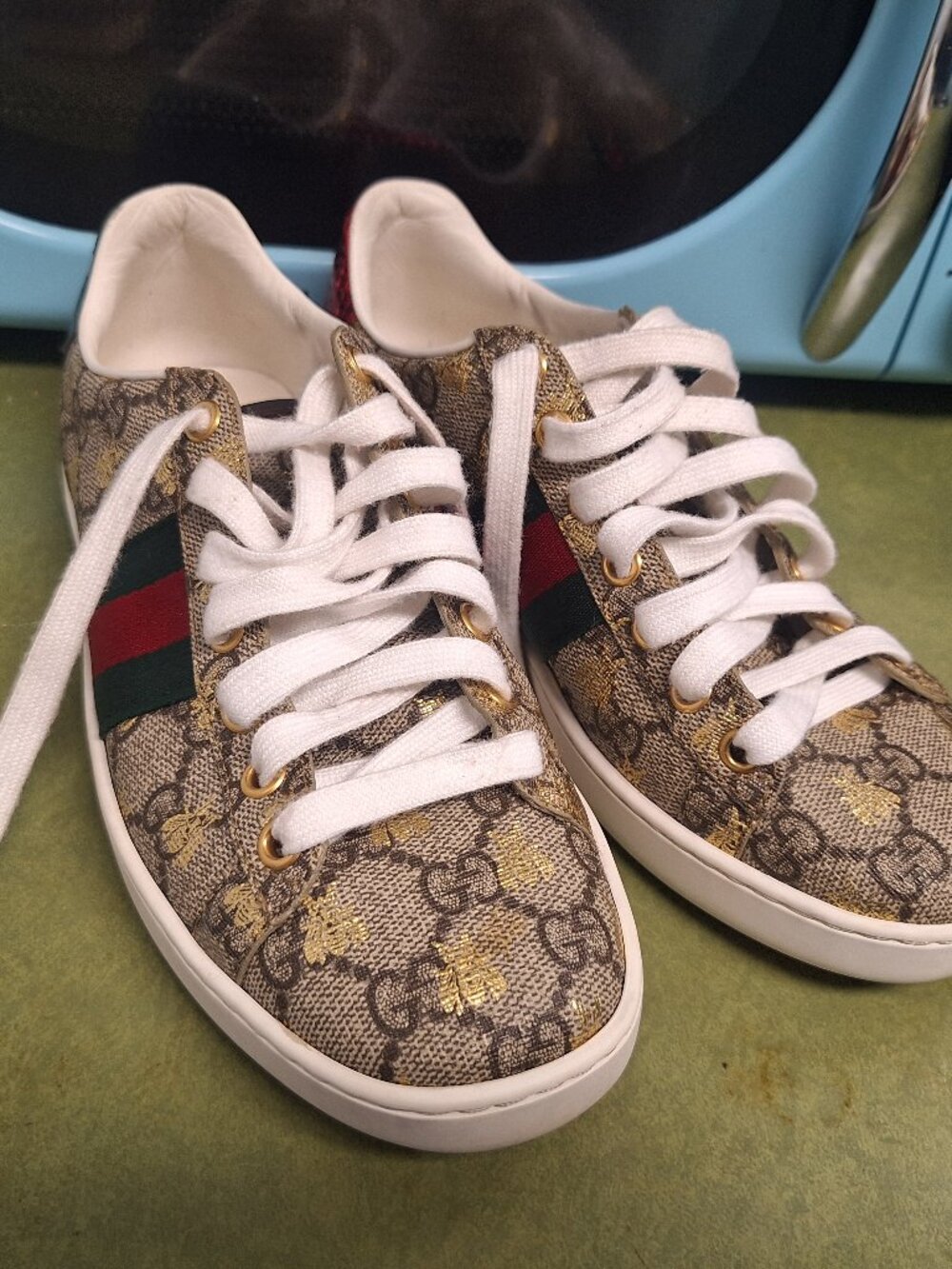 Gucci Ace GG Supreme Bees Sneakers